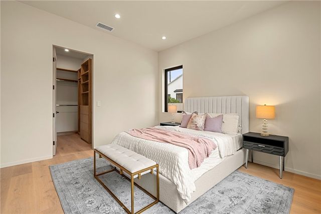 5525 Carpenter Avenue, Valley Village, CA 91607