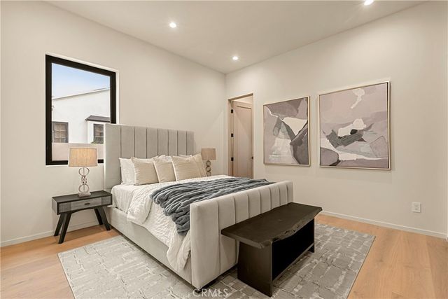 5525 Carpenter Avenue, Valley Village, CA 91607