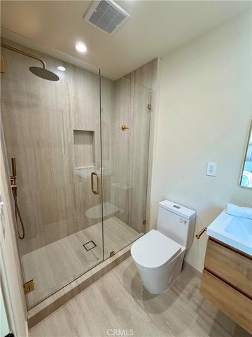 5525 Carpenter Avenue, Valley Village, CA 91607