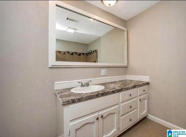 1215 15TH STREET N, Bessemer, AL 35020