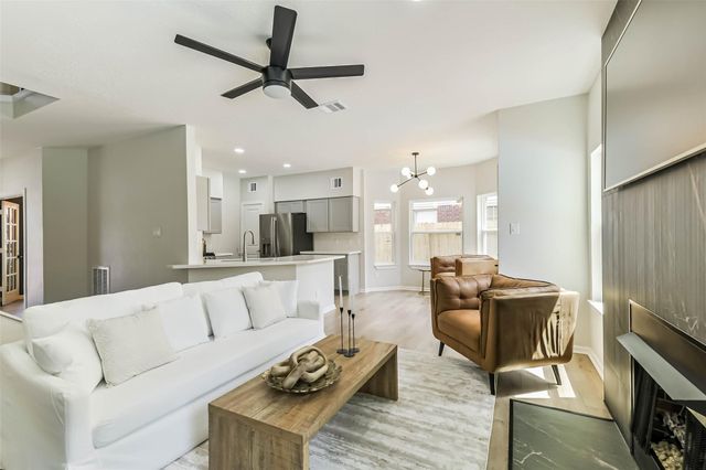 7719 Woodlett Court, Houston, TX 77095