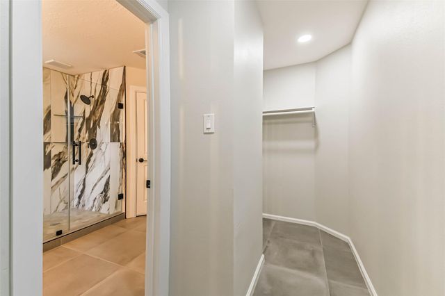 7719 Woodlett Court, Houston, TX 77095