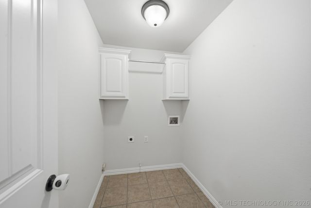 9479 E 139th Place North, Collinsville, OK 74021