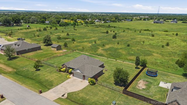 9479 E 139th Place North, Collinsville, OK 74021