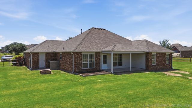 9479 E 139th Place North, Collinsville, OK 74021
