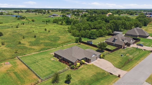 9479 E 139th Place North, Collinsville, OK 74021