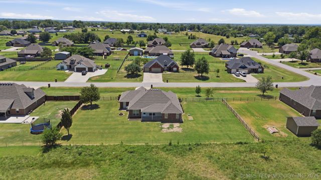 9479 E 139th Place North, Collinsville, OK 74021