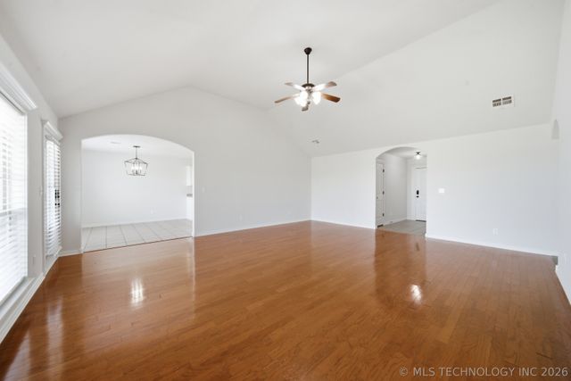 9479 E 139th Place North, Collinsville, OK 74021