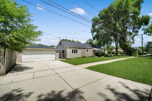 1446 EVERETT Avenue, Des Plaines, IL 60018