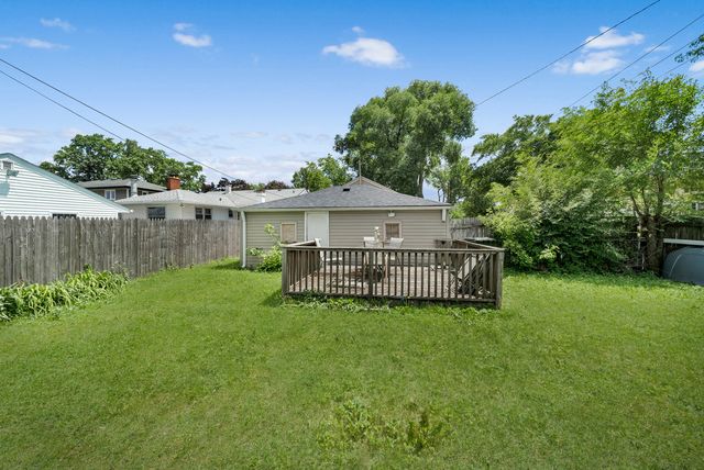 1446 EVERETT Avenue, Des Plaines, IL 60018