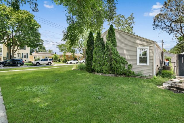 1446 EVERETT Avenue, Des Plaines, IL 60018