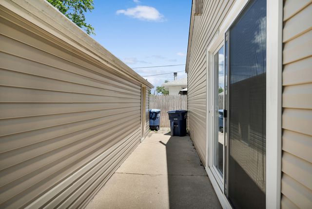 1446 EVERETT Avenue, Des Plaines, IL 60018