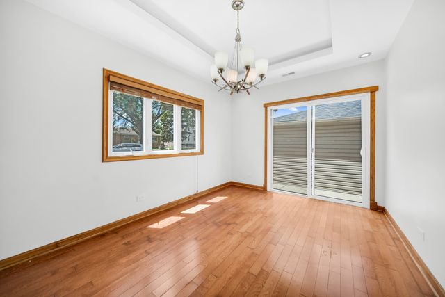 1446 EVERETT Avenue, Des Plaines, IL 60018