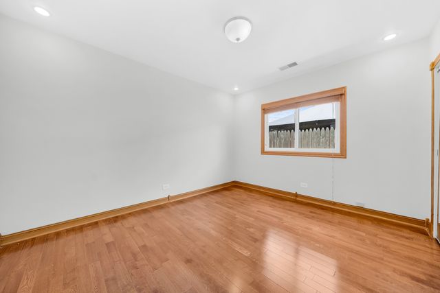 1446 EVERETT Avenue, Des Plaines, IL 60018
