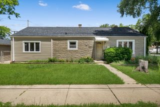 1446 EVERETT Avenue, Des Plaines, IL 60018