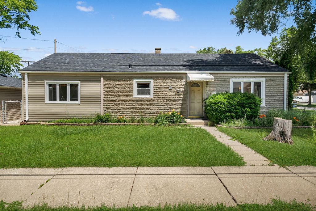 1446 EVERETT Avenue, Des Plaines, IL 60018