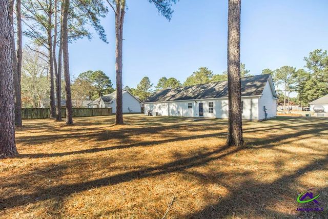 204 Chimney Rock Road, Perry, GA 31069