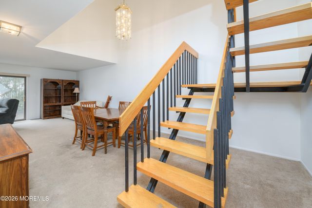 8 Beverly Court, Tinton Falls, NJ 07724