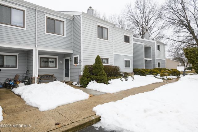 8 Beverly Court, Tinton Falls, NJ 07724