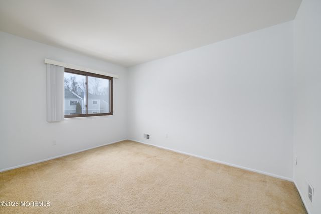 8 Beverly Court, Tinton Falls, NJ 07724