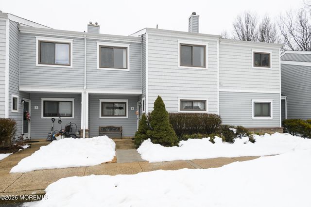 8 Beverly Court, Tinton Falls, NJ 07724