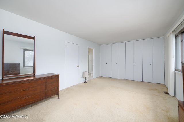 8 Beverly Court, Tinton Falls, NJ 07724