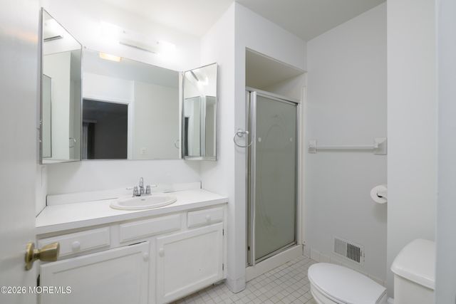 8 Beverly Court, Tinton Falls, NJ 07724