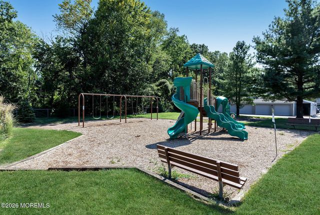 8 Beverly Court, Tinton Falls, NJ 07724