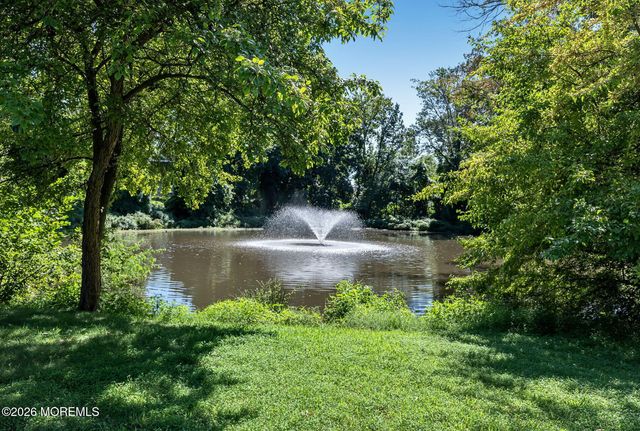 8 Beverly Court, Tinton Falls, NJ 07724