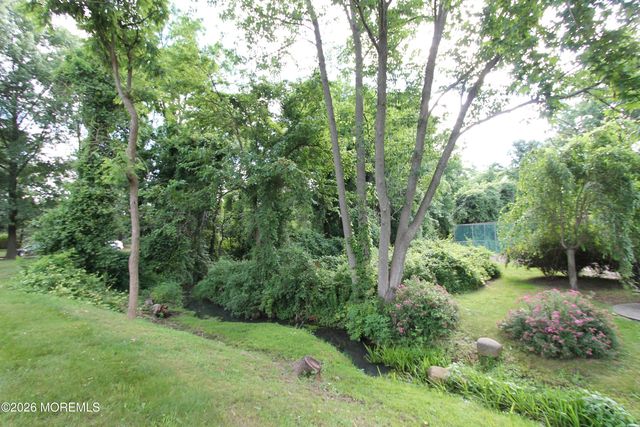 8 Beverly Court, Tinton Falls, NJ 07724