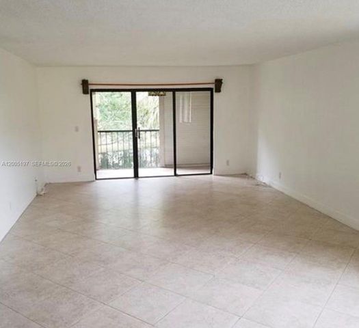 309 Lakeview Dr 204, Weston, FL 33326