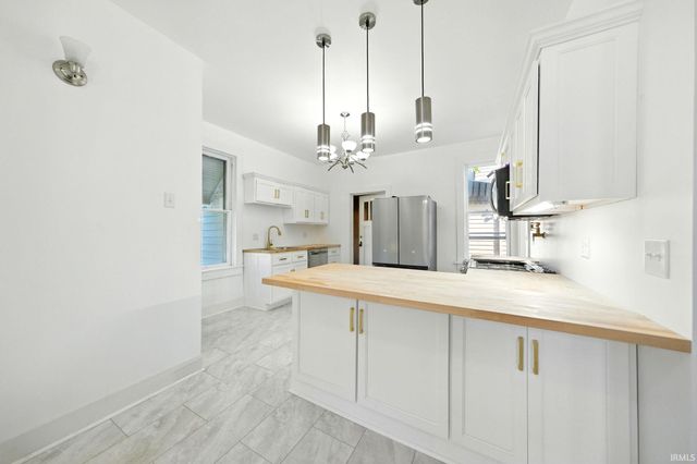 110 S 4th Street, Decatur, IN 46733