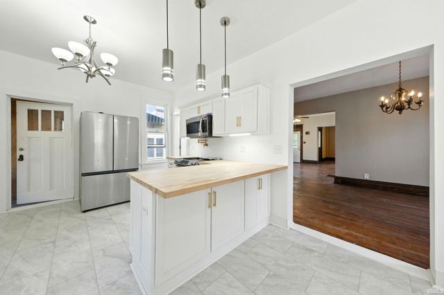 110 S 4th Street, Decatur, IN 46733