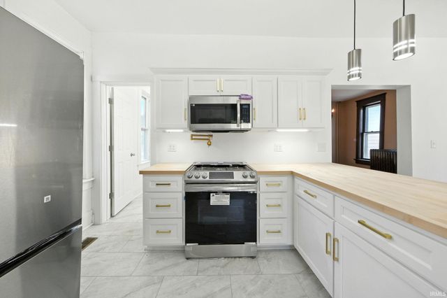 110 S 4th Street, Decatur, IN 46733