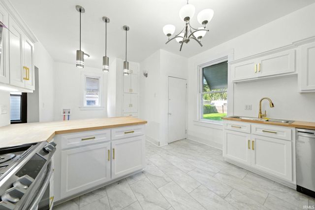 110 S 4th Street, Decatur, IN 46733