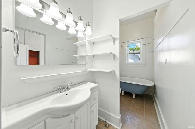 110 S 4th Street, Decatur, IN 46733