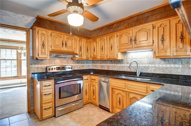 147 Circle CT, Norfolk, VA 23503