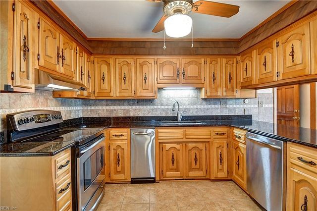 147 Circle CT, Norfolk, VA 23503
