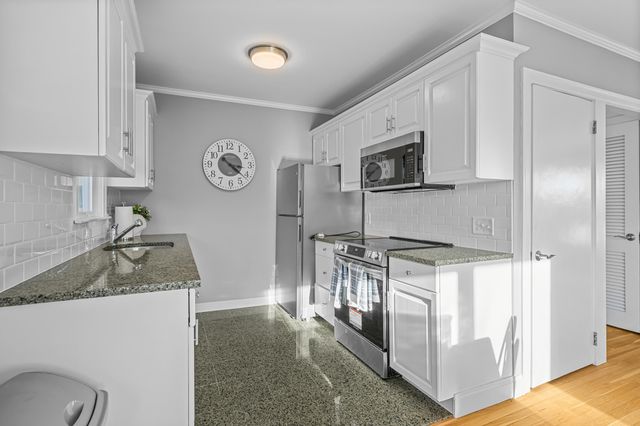 7 Columbus Avenue, West Yarmouth, MA 02673