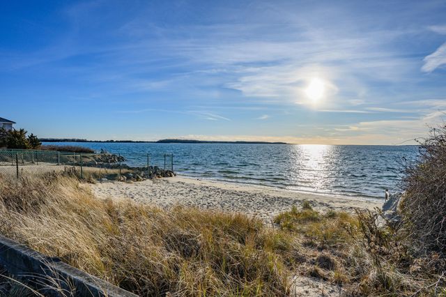 7 Columbus Avenue, West Yarmouth, MA 02673