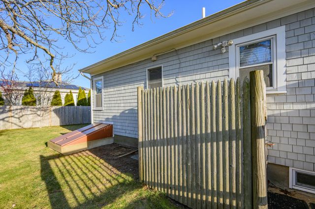 7 Columbus Avenue, West Yarmouth, MA 02673