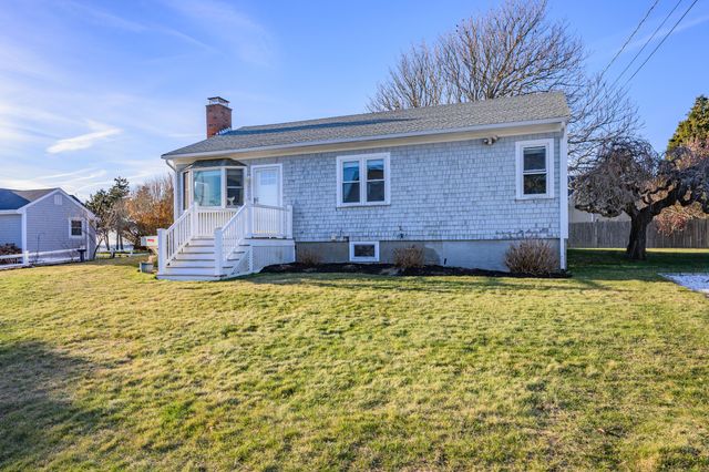 7 Columbus Avenue, West Yarmouth, MA 02673