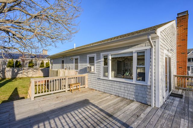 7 Columbus Avenue, West Yarmouth, MA 02673
