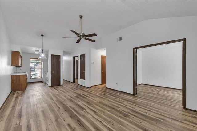 8713 Pineridge DR, Austin, TX 78729