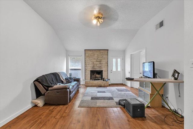 8713 Pineridge DR, Austin, TX 78729