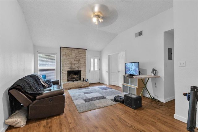 8713 Pineridge DR, Austin, TX 78729