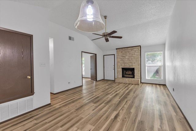 8713 Pineridge DR, Austin, TX 78729