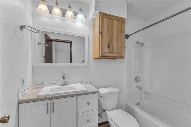 8713 Pineridge DR, Austin, TX 78729