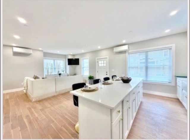20 Broad St 3, Medway, MA 02053