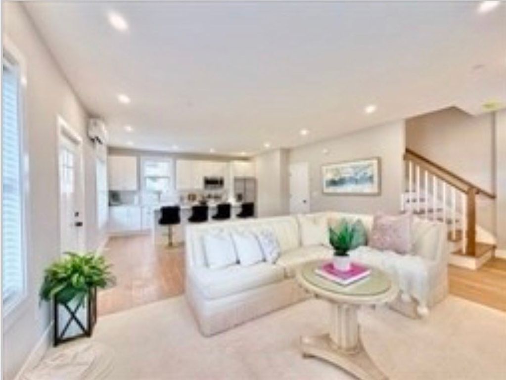 20 Broad St 3, Medway, MA 02053